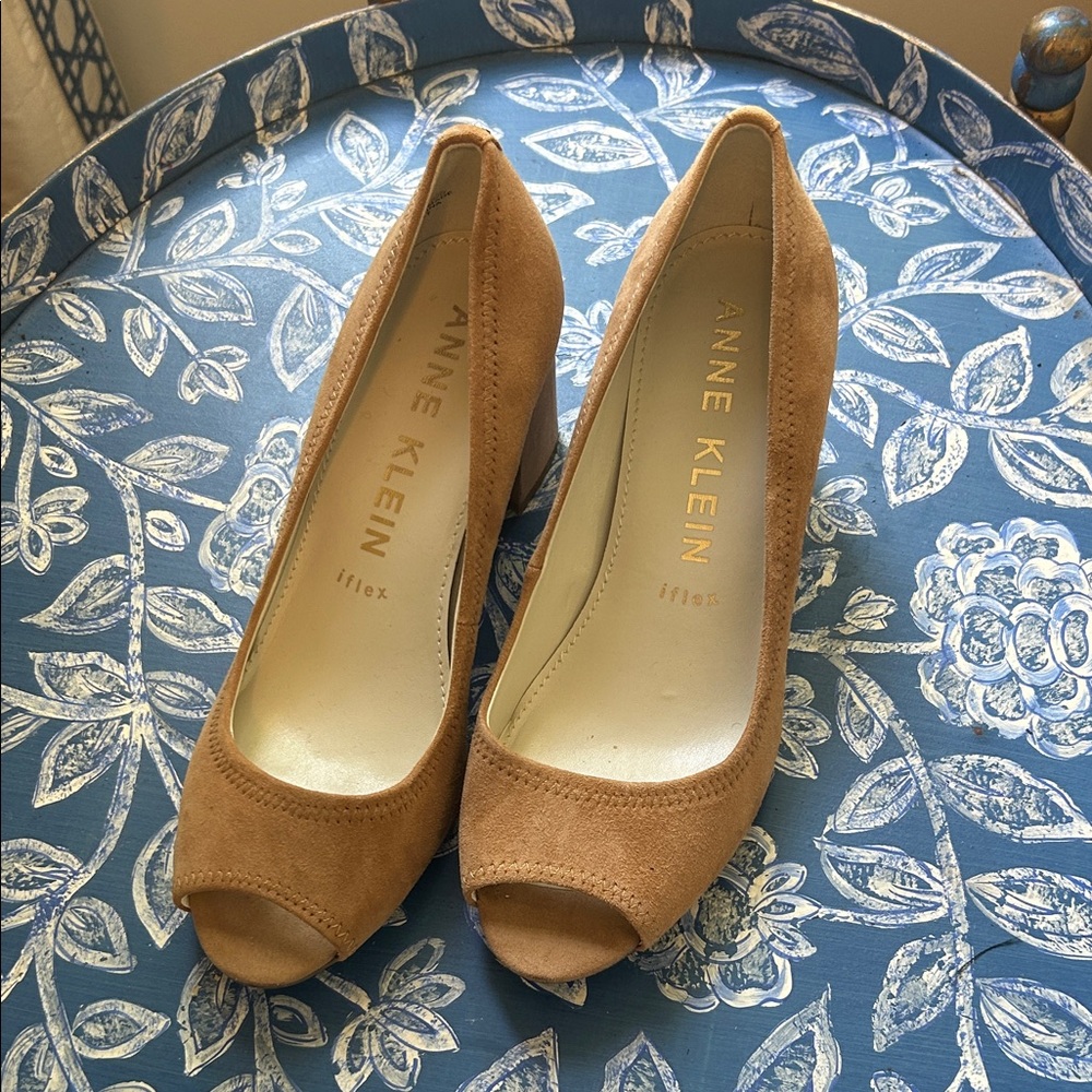 Anne Klein Women's Brown Peep Toe Heels